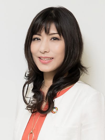 小室 淑恵 氏